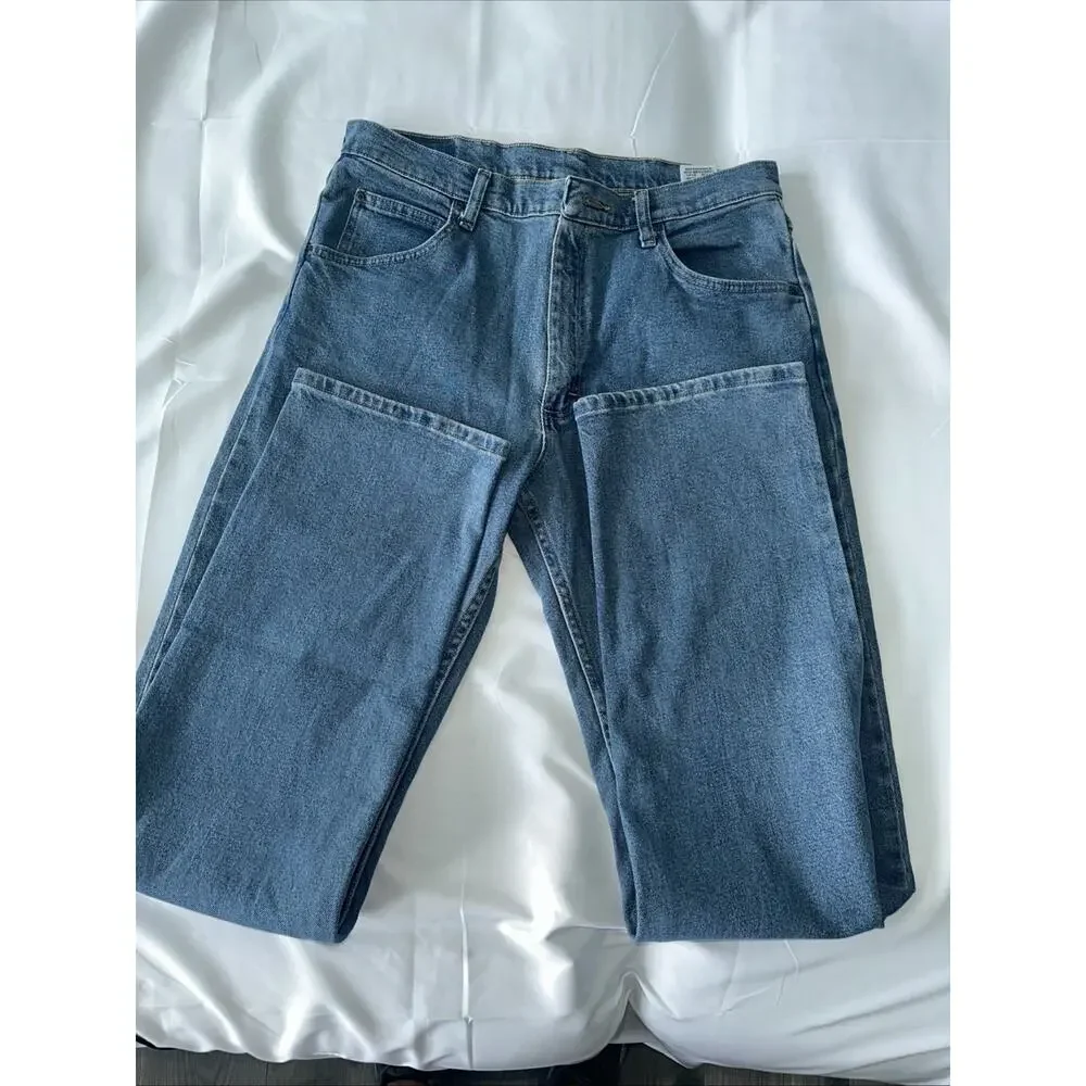 Wrangler Jeans Mens Size 34x34 Light Wash Blue Relaxed Fit Straight Leg Denim